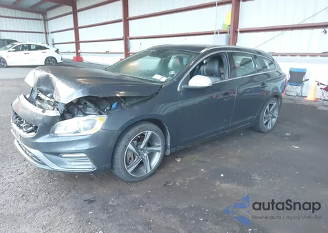 2015 Volvo V60 T6 R-Design Platinum из США, поврежденный, VIN YV1902SS9F1243417